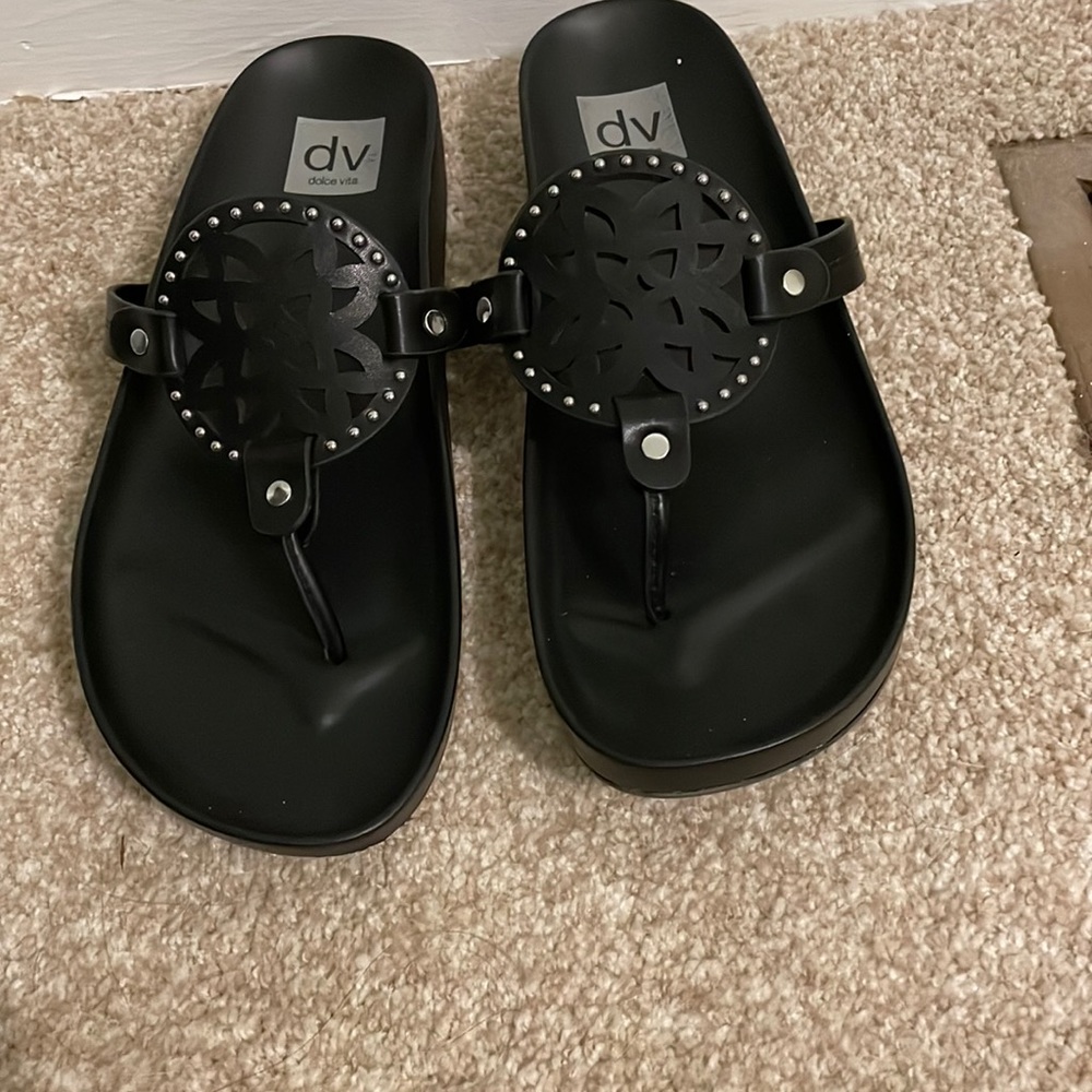 Black Dolce Vita Pilar sandals size 10